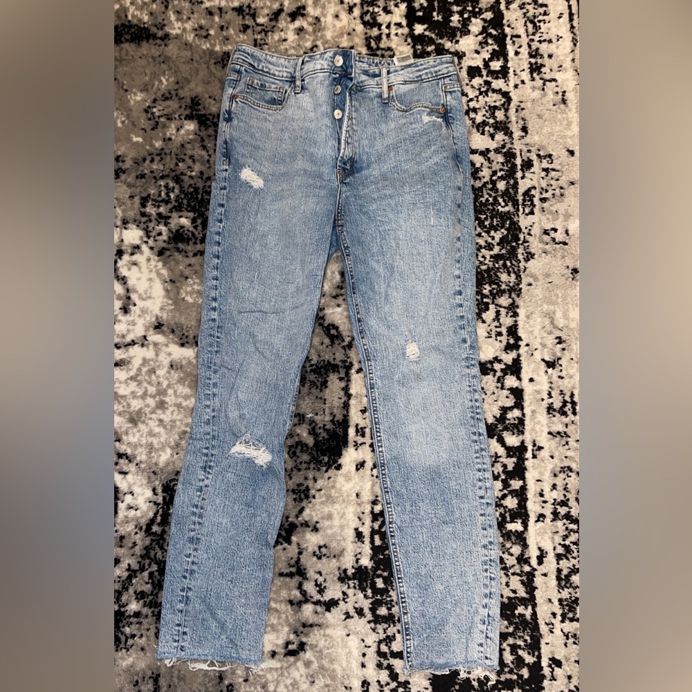 Light-washed jeans size 10